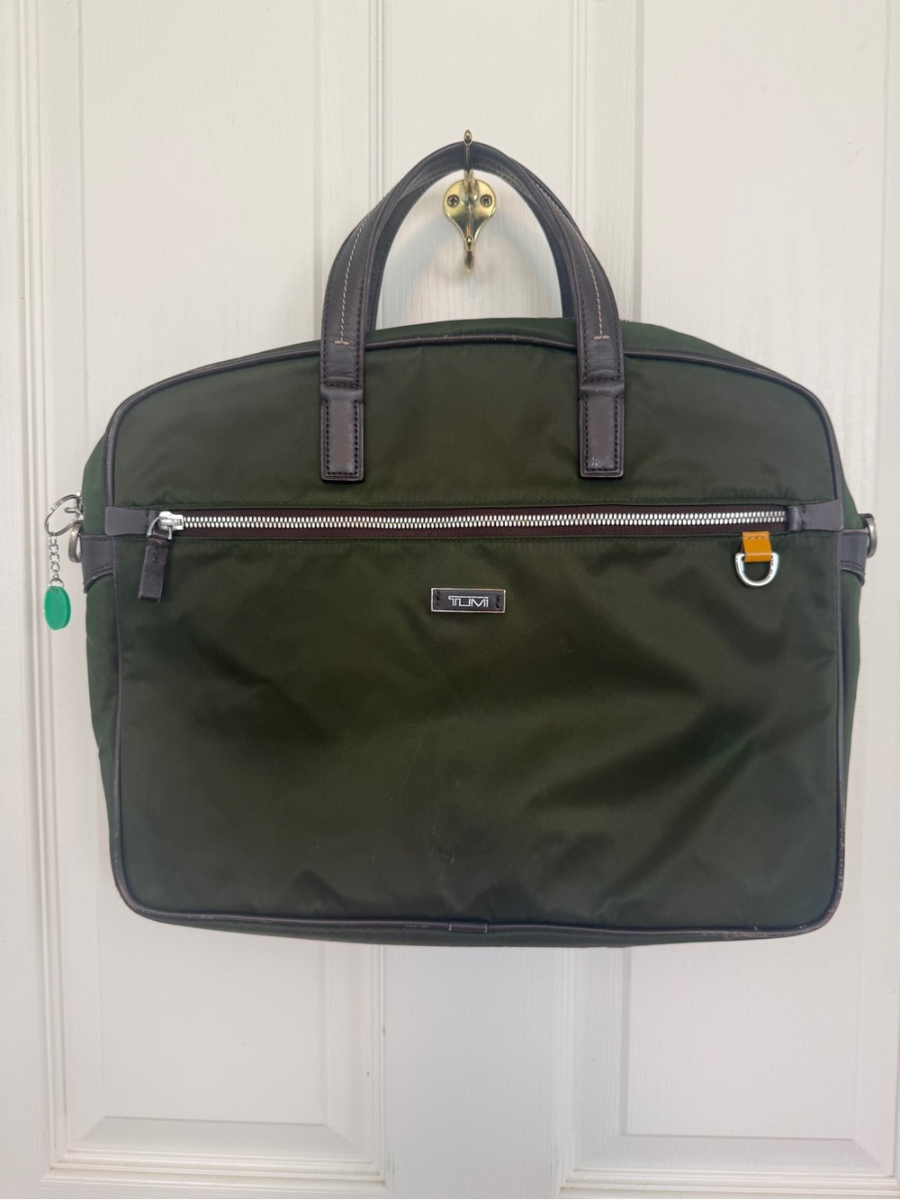 TUMI NYLON BUSINESS BRIEF BAG ARMY GREEN AND BROWN LEATHER HANDLE/TRIM